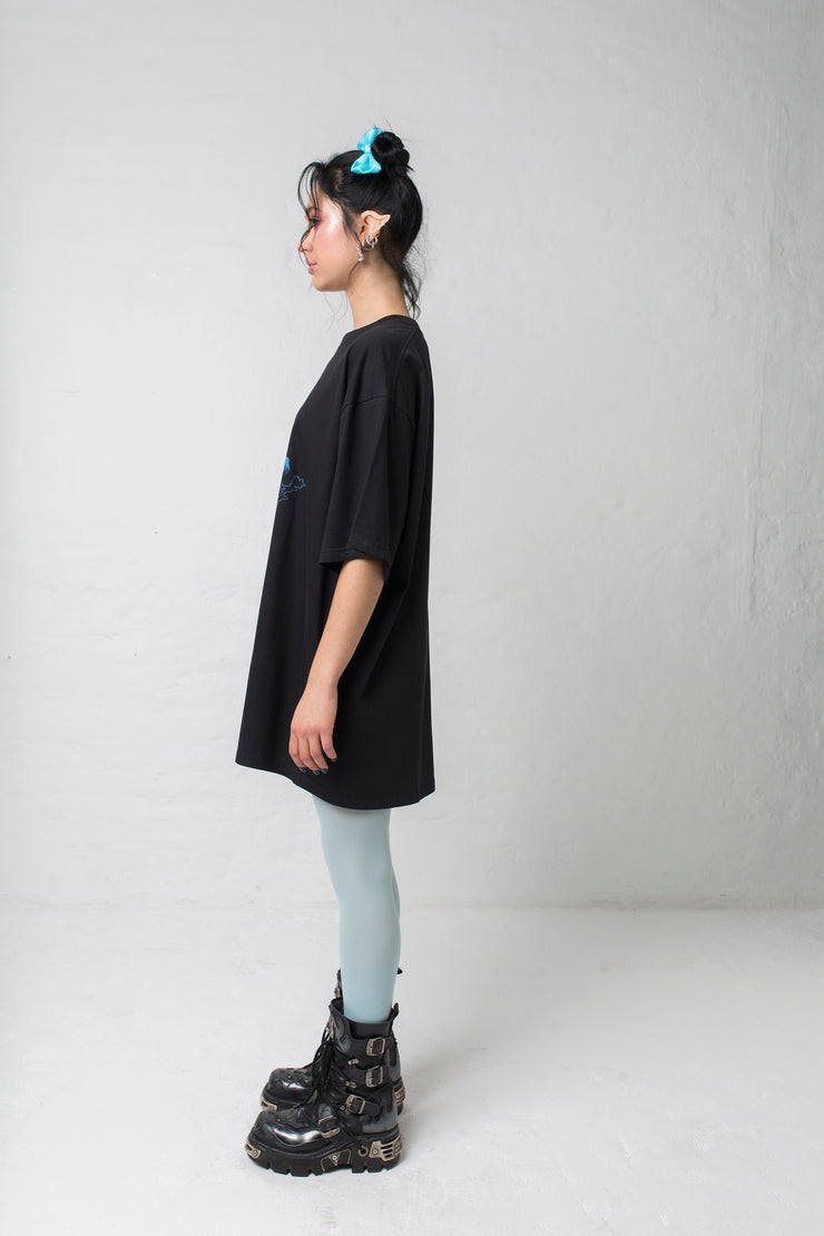 fashion brand BONDY photoshoot showcasing handmade CORA black and blue 100% cotton 90&